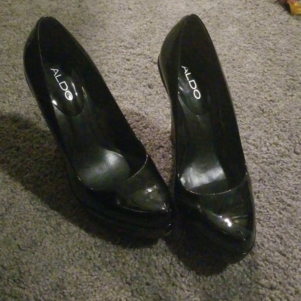 Black patent leather wedge heel size 7.5